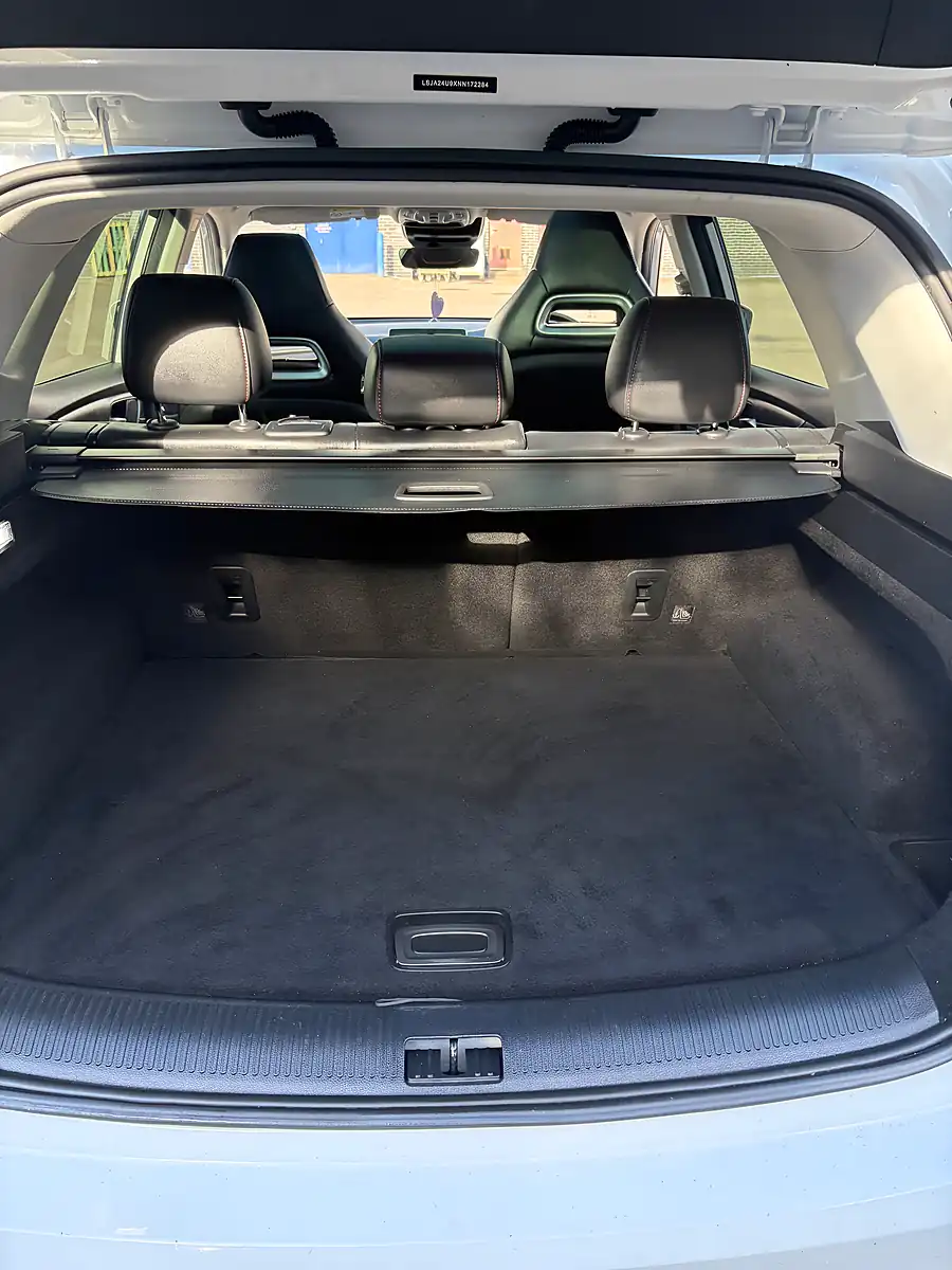 Used 2022 MG MG Hs Exclusive White - Interior and Exterior details 9