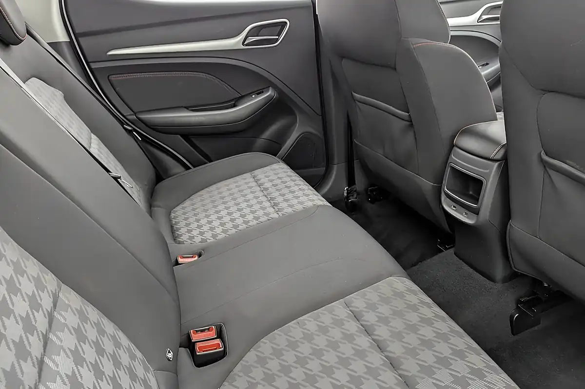 Used 2022 MG MG Zs Excite White - Interior and Exterior details 13
