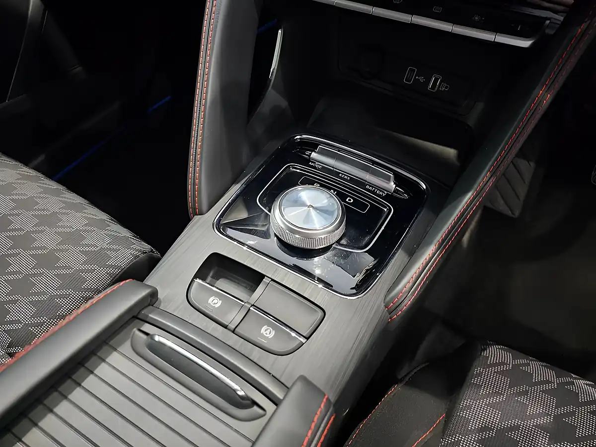 Used 2022 MG MG Zs Se Battersea Blue - Interior and Exterior details 12