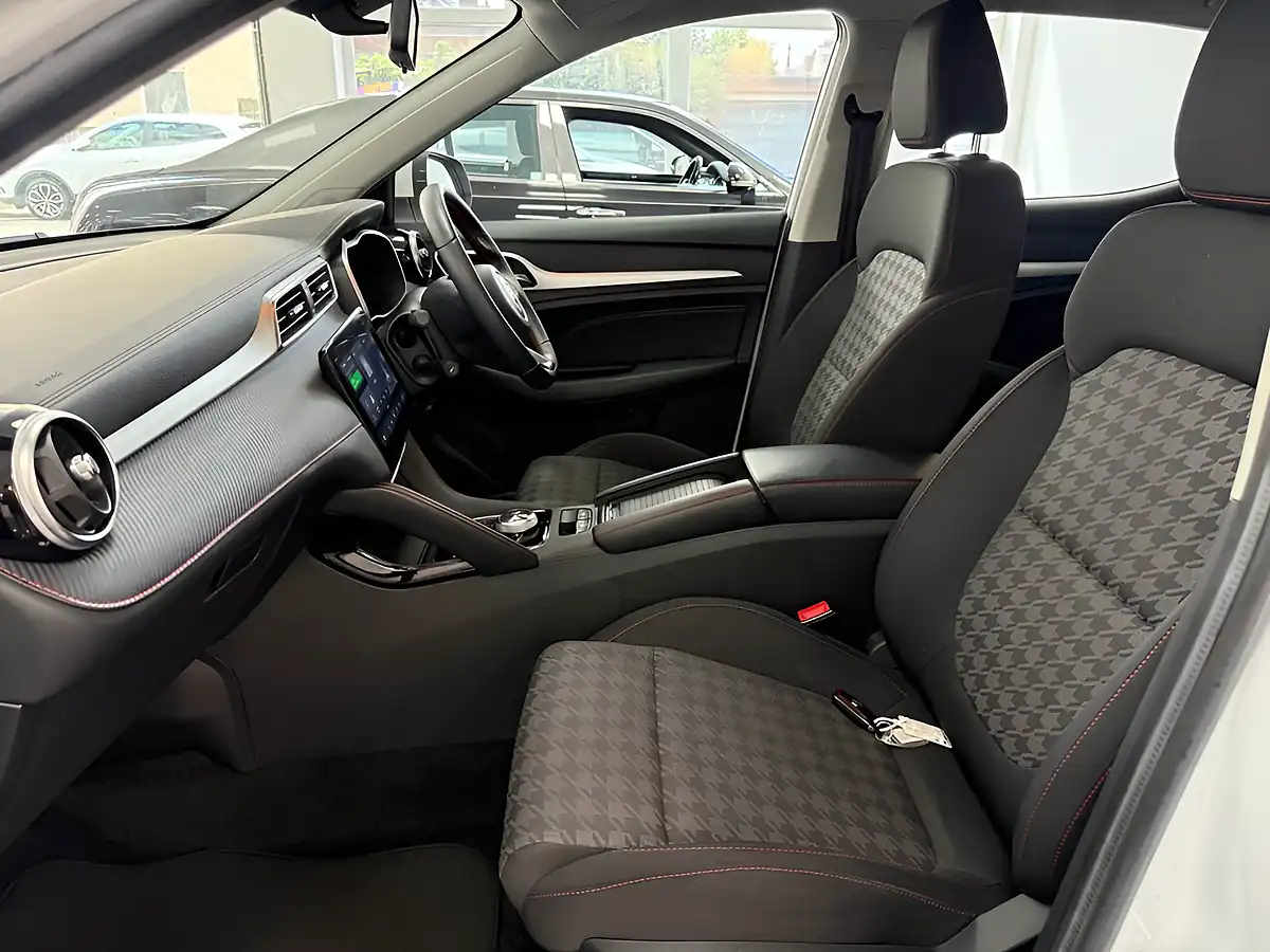 Used 2022 MG MG Zs Se White - Interior and Exterior details 15