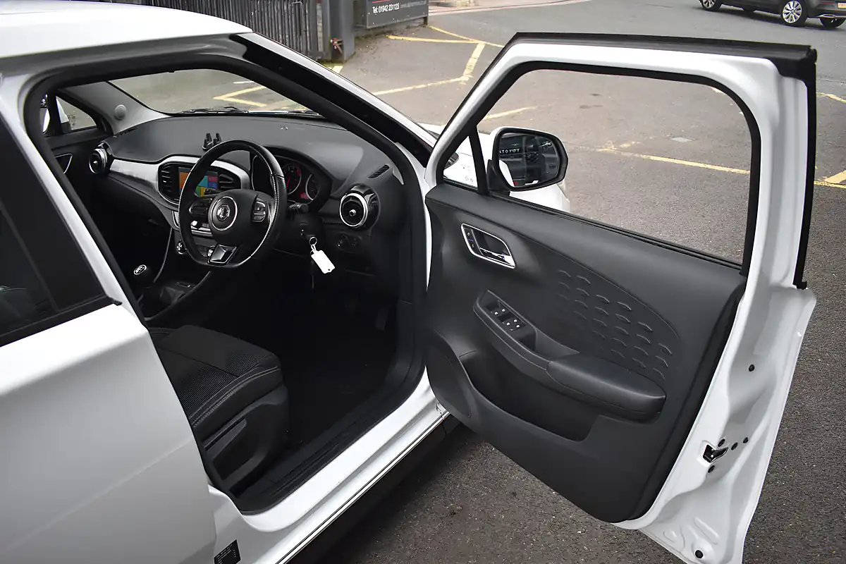 Used 2022 MG MG3 Exclusive Nav Arctic White - Interior and Exterior details 11