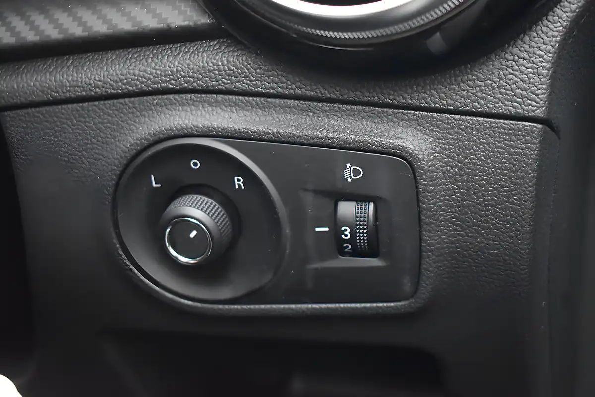 Used 2022 MG MG3 Exclusive Nav Arctic White - Interior and Exterior details 15