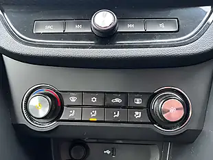Used 2022 MG MG3 Exclusive Nav Arctic White - Interior and Exterior details 13
