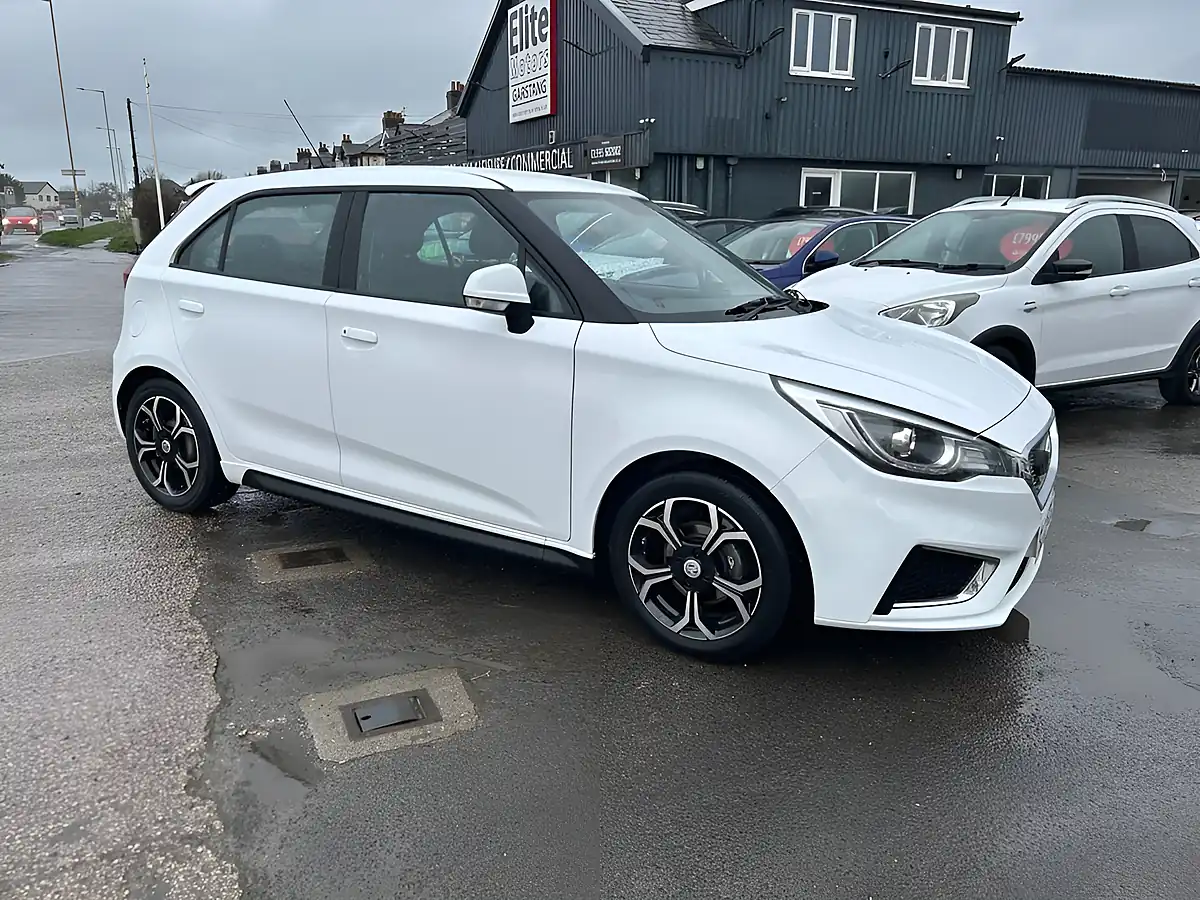 Used 2022 MG MG3 Exclusive Nav White - Front View