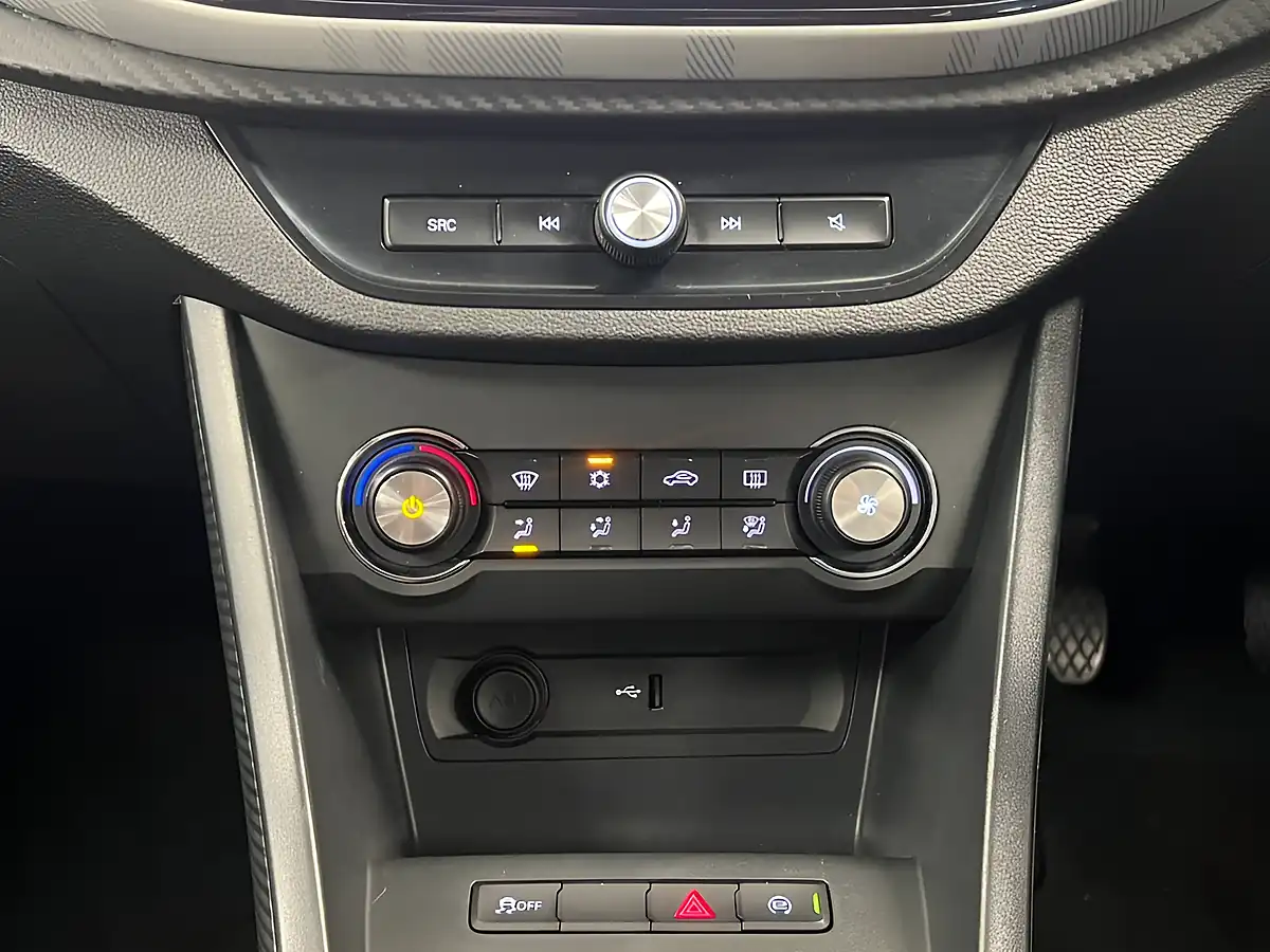 Used 2022 MG MG3 Exclusive Navigation Arctic White - Interior and Exterior details 16