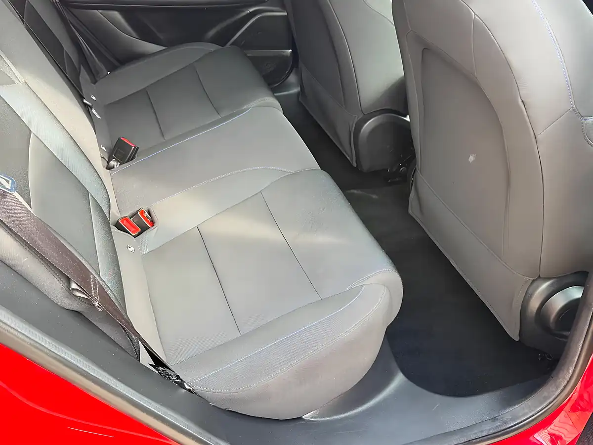 Used 2022 MG MG4 Se Red - Interior and Exterior details 16