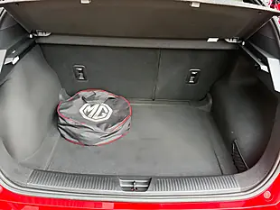 Used 2022 MG MG4 Se Red - Interior and Exterior details 18