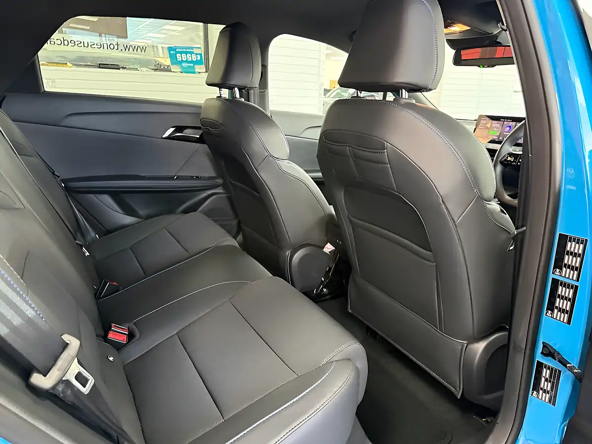 Used 2022 MG MG4 Trophy Long Range Blue - Interior and Exterior details 4