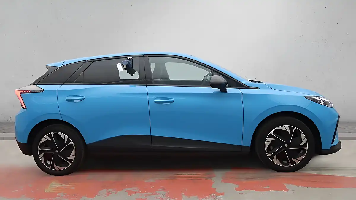 Used 2022 MG MG4 Trophy Long Range Blue - Interior and Exterior details 5