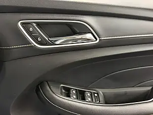 Used 2022 MG Mg5 Excite Long Range Westminster Silver - Interior and Exterior details 15