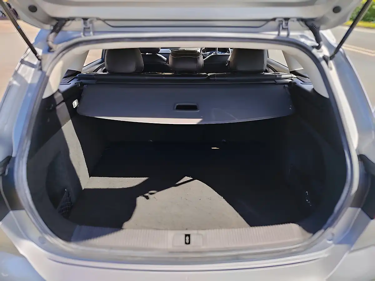 Used 2022 MG MG5 Exclusive Long Range Silver - Interior and Exterior details 14