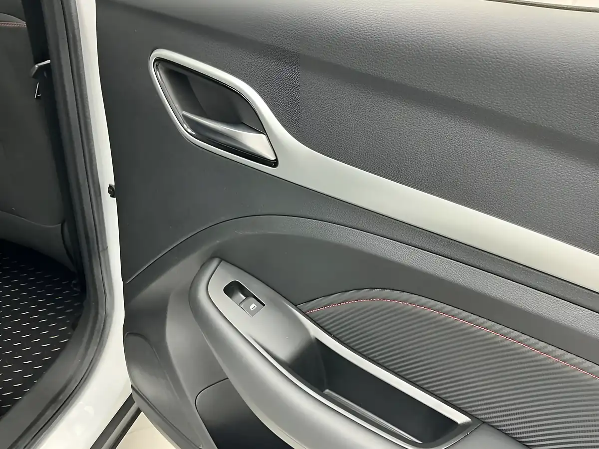 Used 2022 MG Zs Excite Arctic White - Interior and Exterior details 16