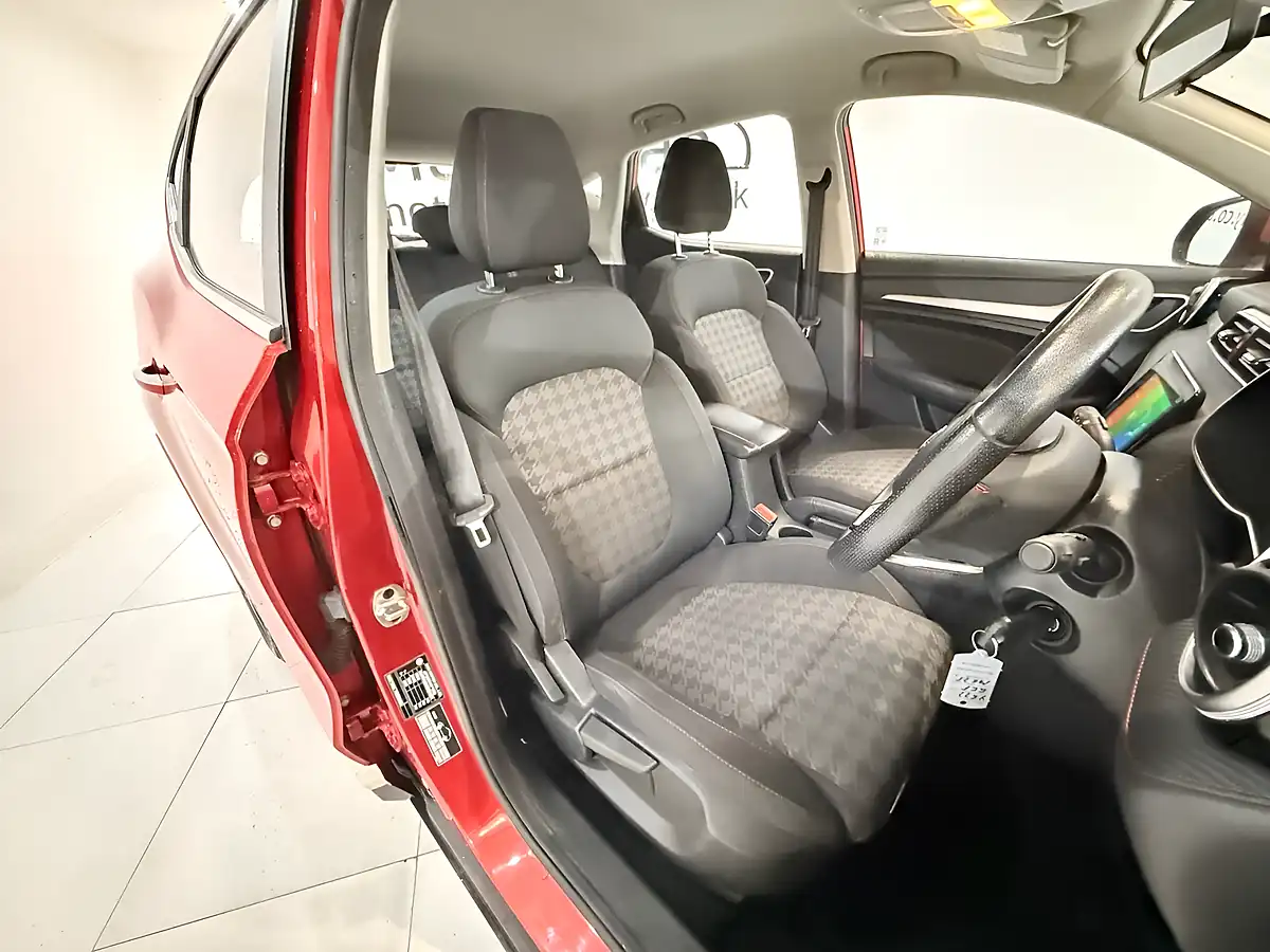 Used 2022 MG Zs Excite Red - Interior and Exterior details 13