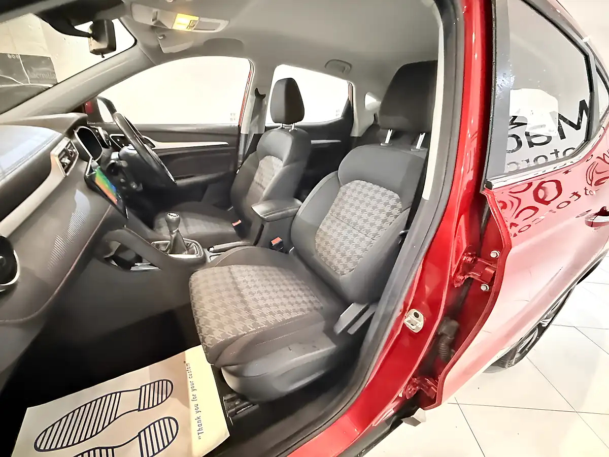 Used 2022 MG Zs Excite Red - Interior and Exterior details 14