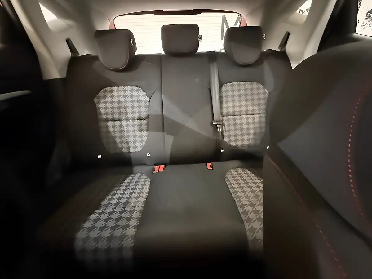 Used 2022 MG Zs Excite Red - Interior and Exterior details 17