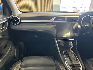 Used 2022 MG Zs Exclusive Blue - Interior and Exterior details 11
