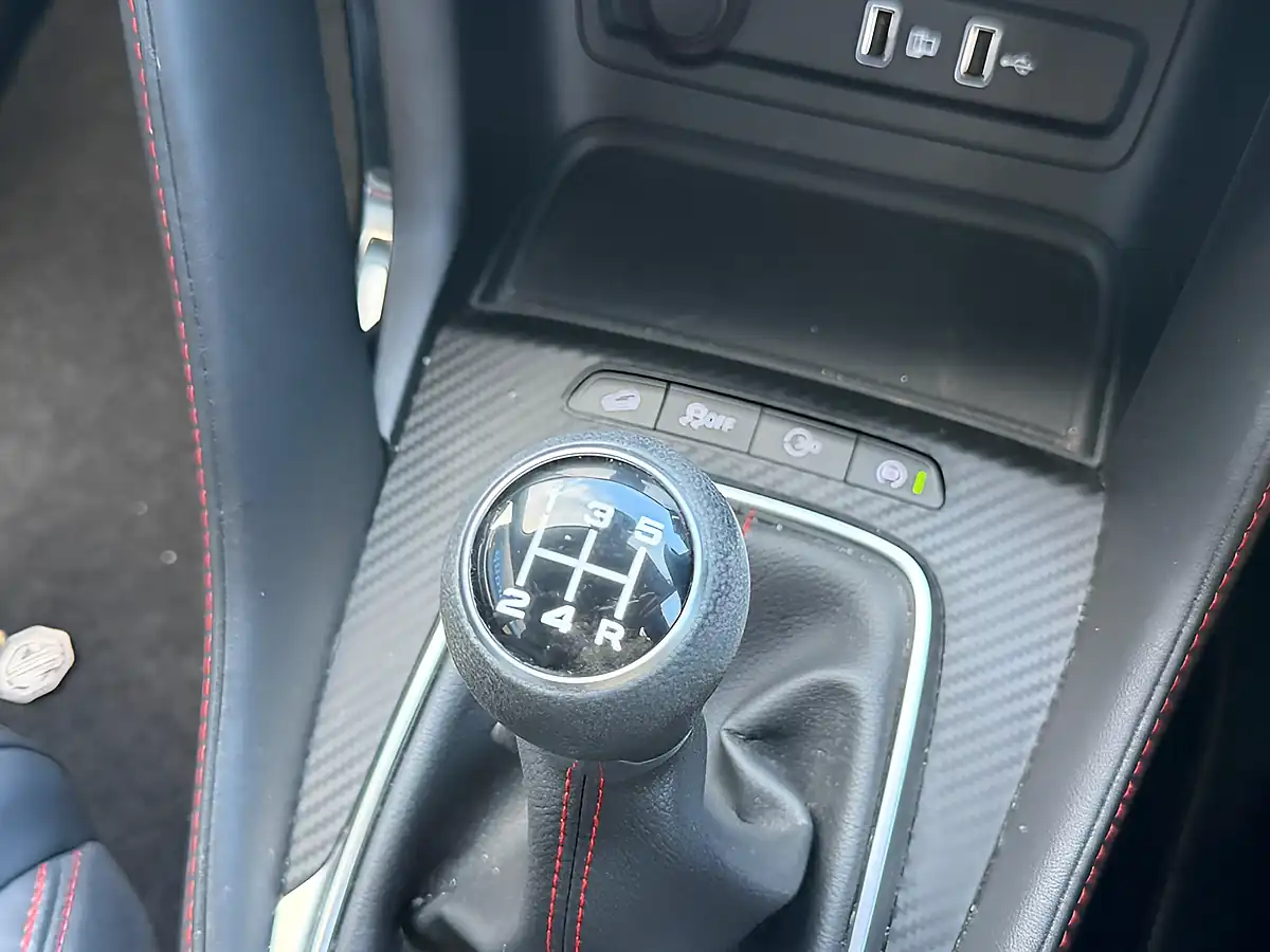 Used 2022 MG ZS Exclusive Orange - Interior and Exterior details 12