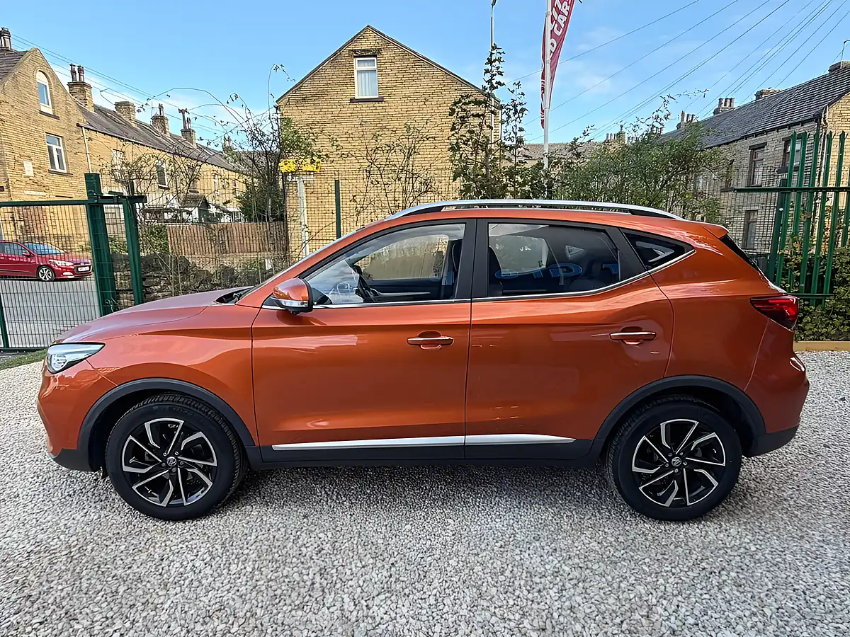 Used 2022 MG ZS Exclusive Orange - Interior and Exterior details 4