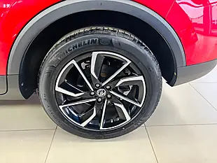 Used 2022 MG Zs Exclusive Red - Interior and Exterior details 12
