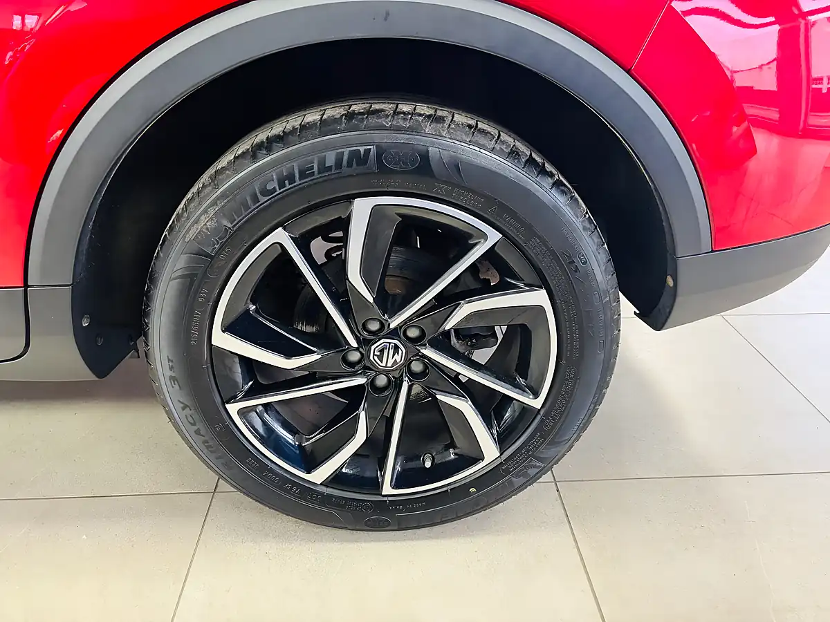 Used 2022 MG Zs Exclusive Red - Interior and Exterior details 12
