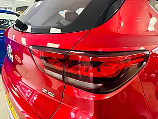 Used 2022 MG Zs Exclusive Red - Interior and Exterior details 13