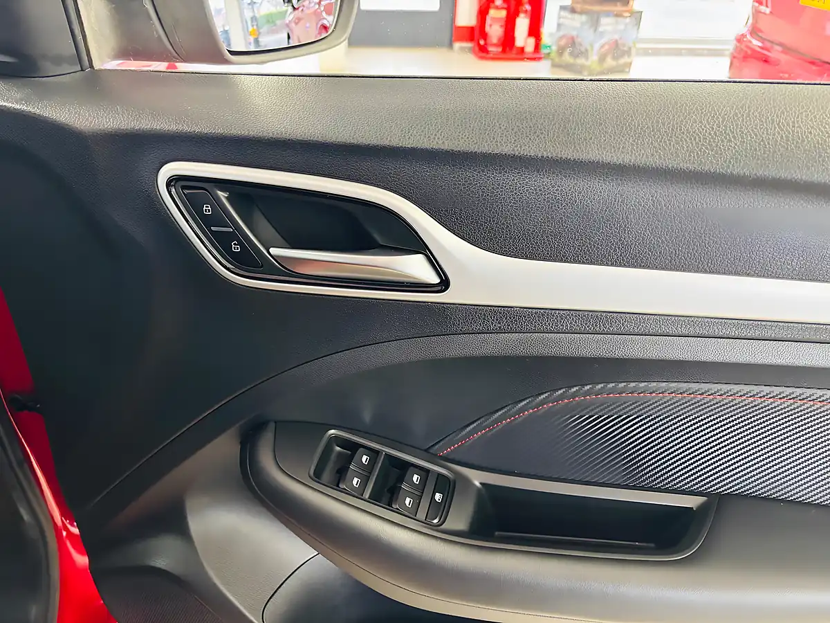 Used 2022 MG Zs Exclusive Red - Interior and Exterior details 15