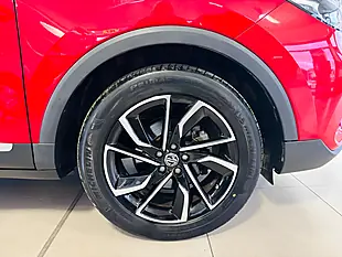 Used 2022 MG Zs Exclusive Red - Interior and Exterior details 6