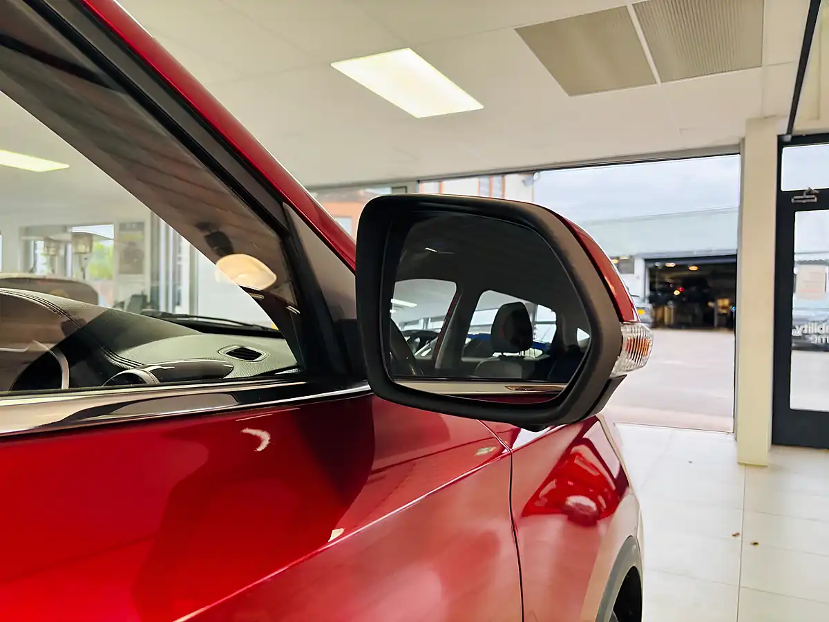 Used 2022 MG Zs Exclusive Red - Interior and Exterior details 7