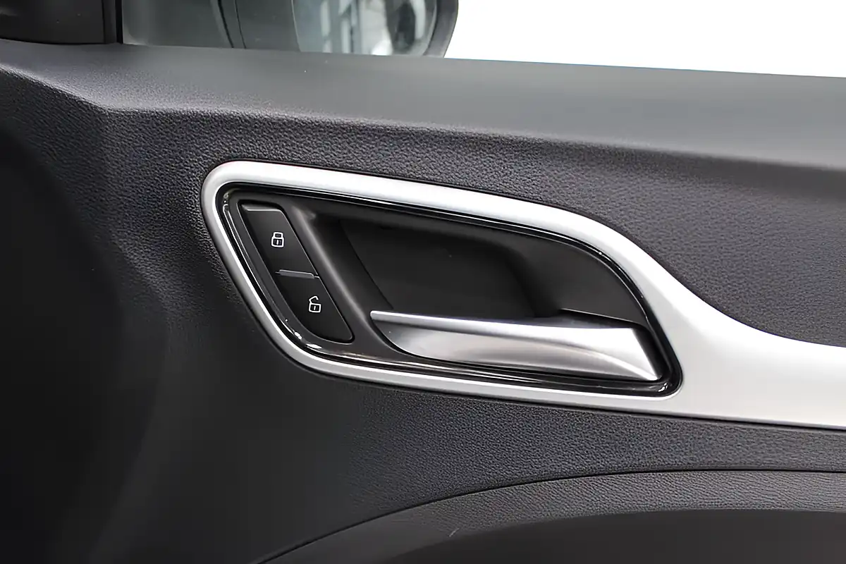 Used 2022 MG Zs Trophy Long Range White - Interior and Exterior details 10