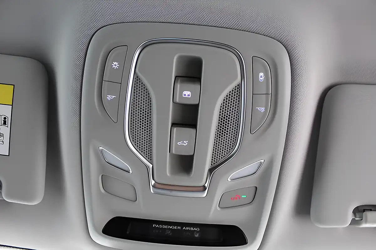 Used 2022 MG Zs Trophy Long Range White - Interior and Exterior details 12