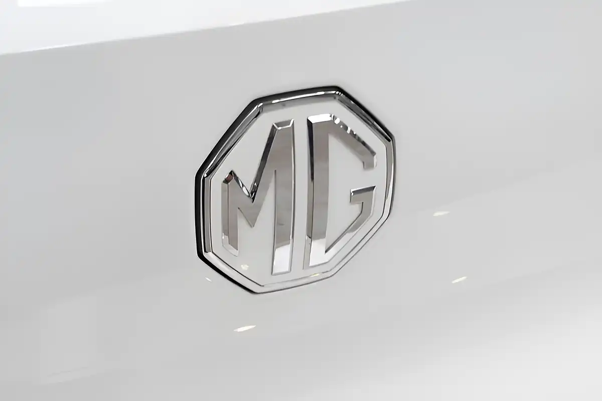 Used 2022 MG Zs Trophy Long Range White - Interior and Exterior details 17