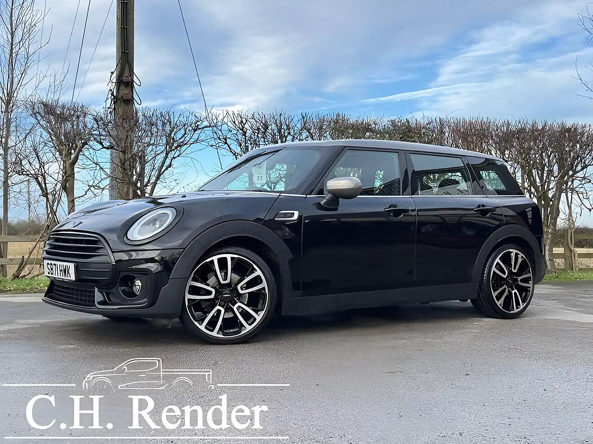 Used 2022 MINI Clubman Cooper Shadow Edition Black - Front View