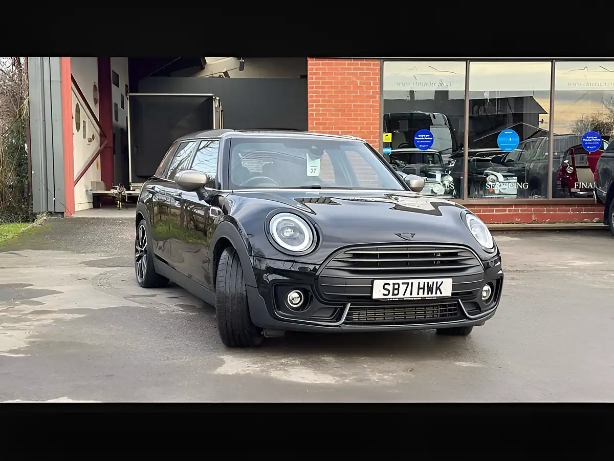 Used 2022 MINI Clubman Cooper Shadow Edition Black - Interior and Exterior details 11
