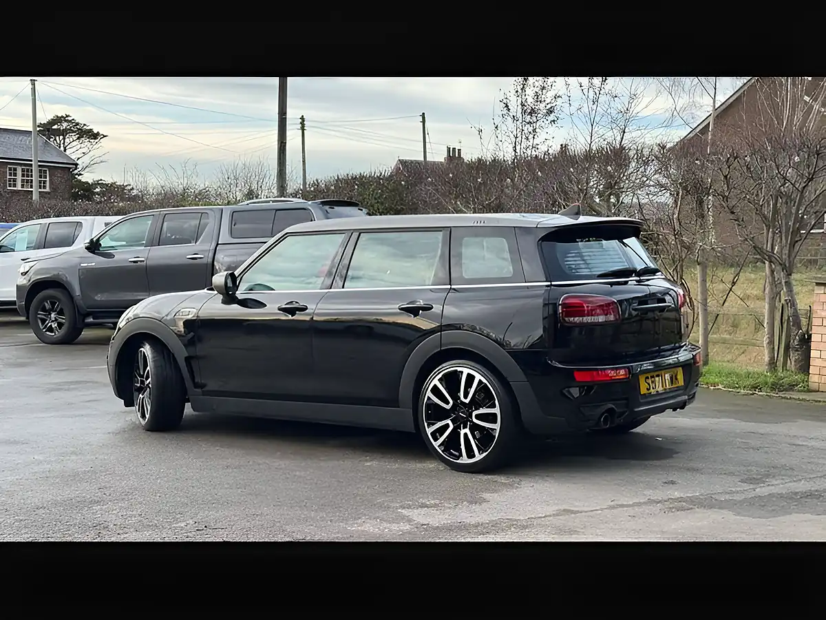 Used 2022 MINI Clubman Cooper Shadow Edition Black - Interior and Exterior details 12