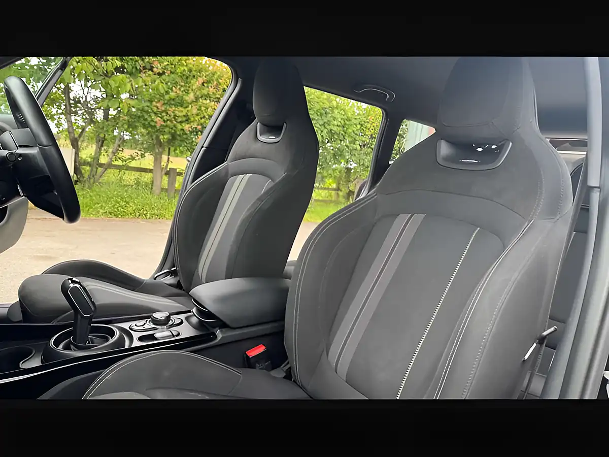Used 2022 MINI Clubman Cooper Shadow Edition Black - Interior and Exterior details 17