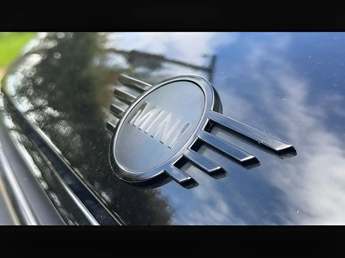 Used 2022 MINI Clubman Cooper Shadow Edition Black - Interior and Exterior details 5
