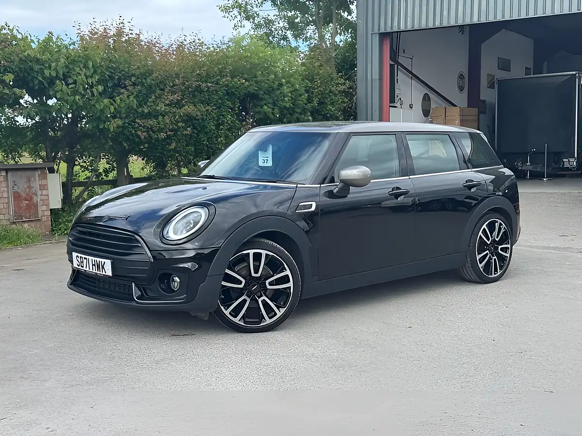 Used 2022 MINI Clubman Cooper Shadow Edition Black - Interior and Exterior details 8