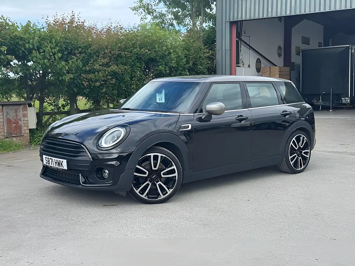 Used 2022 MINI Clubman Cooper Shadow Edition Black - Interior and Exterior details 9