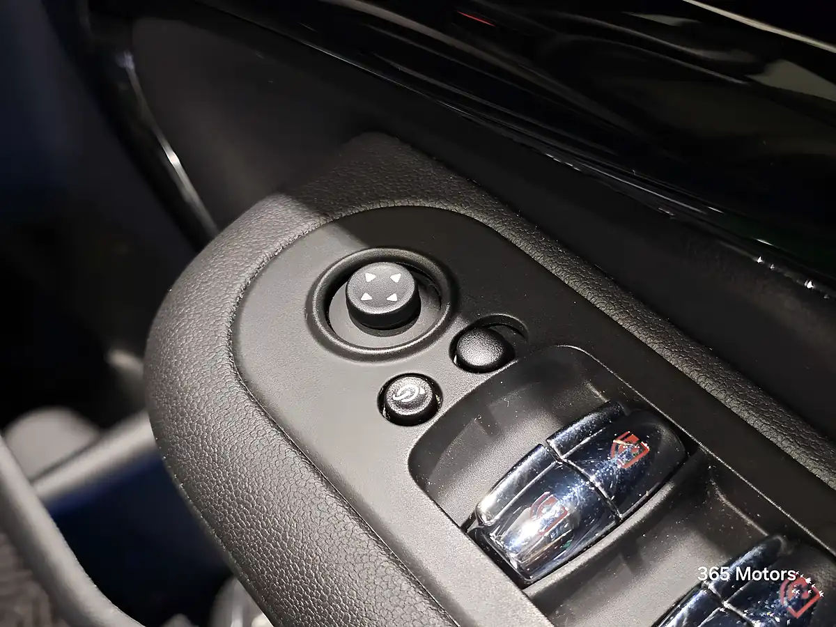 Used 2022 MINI Clubman Sport British Racing Green Iv - Interior and Exterior details 12