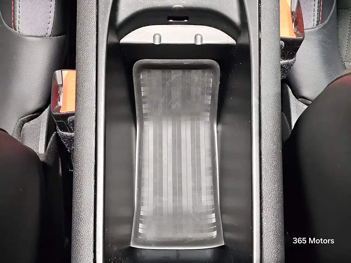 Used 2022 MINI Clubman Sport British Racing Green Iv - Interior and Exterior details 16