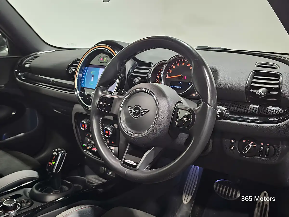 Used 2022 MINI Clubman Sport British Racing Green Iv - Interior and Exterior details 2