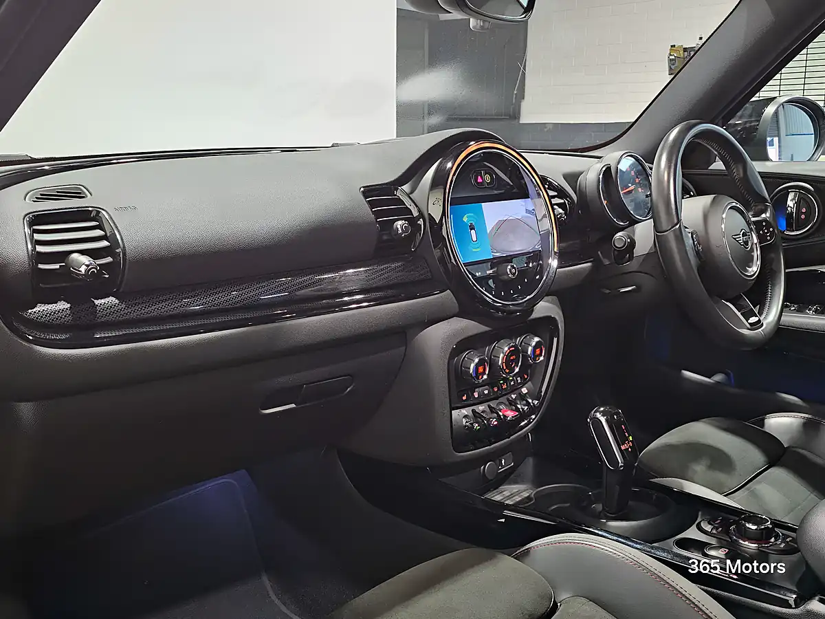 Used 2022 MINI Clubman Sport British Racing Green Iv - Interior and Exterior details 4
