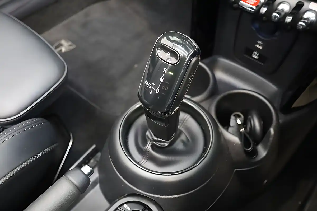 Used 2022 MINI Convertible Exclusive Red - Interior and Exterior details 17
