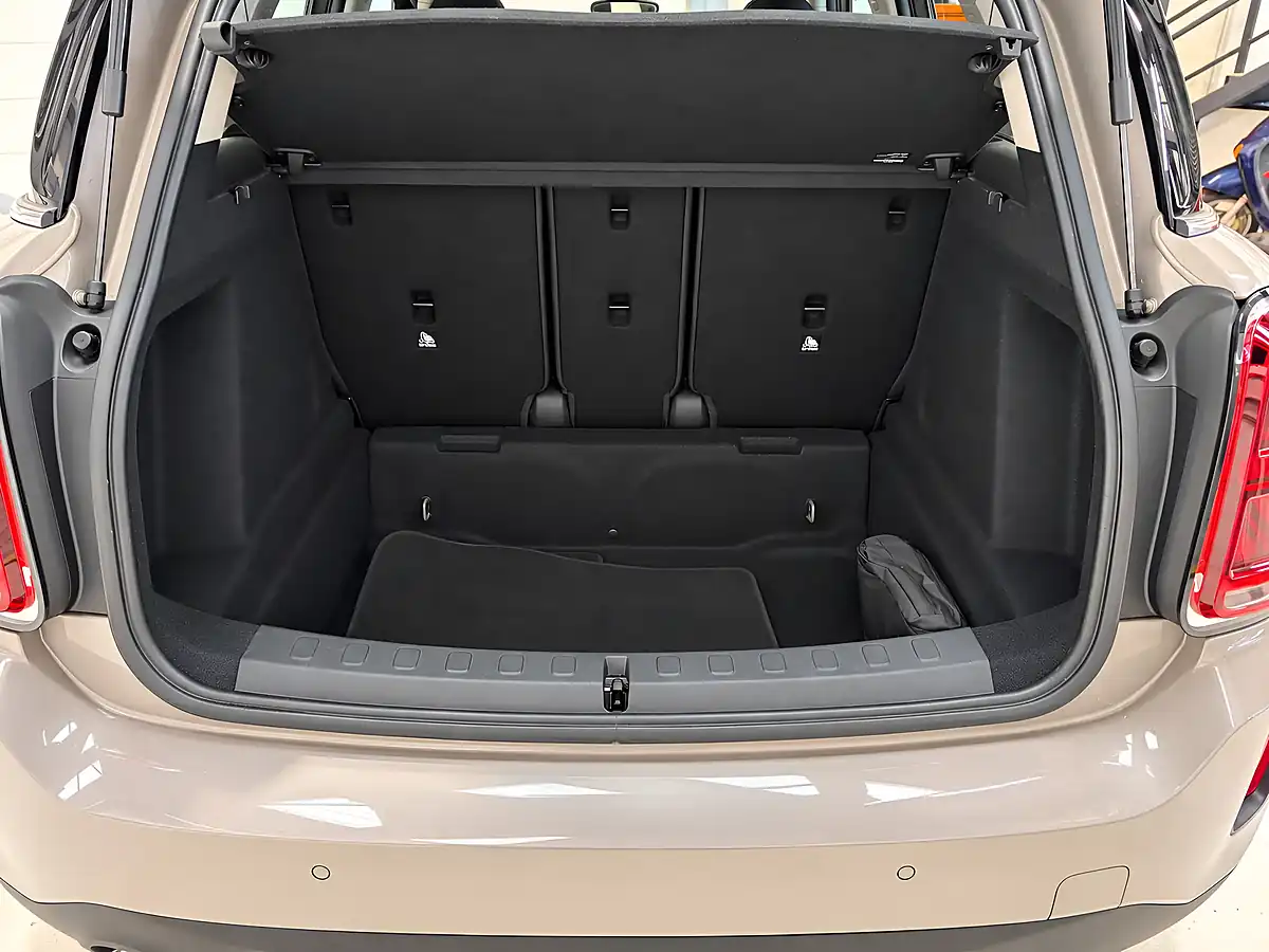 Used 2022 MINI Countryman Cooper Classic Grey - Interior and Exterior details 11
