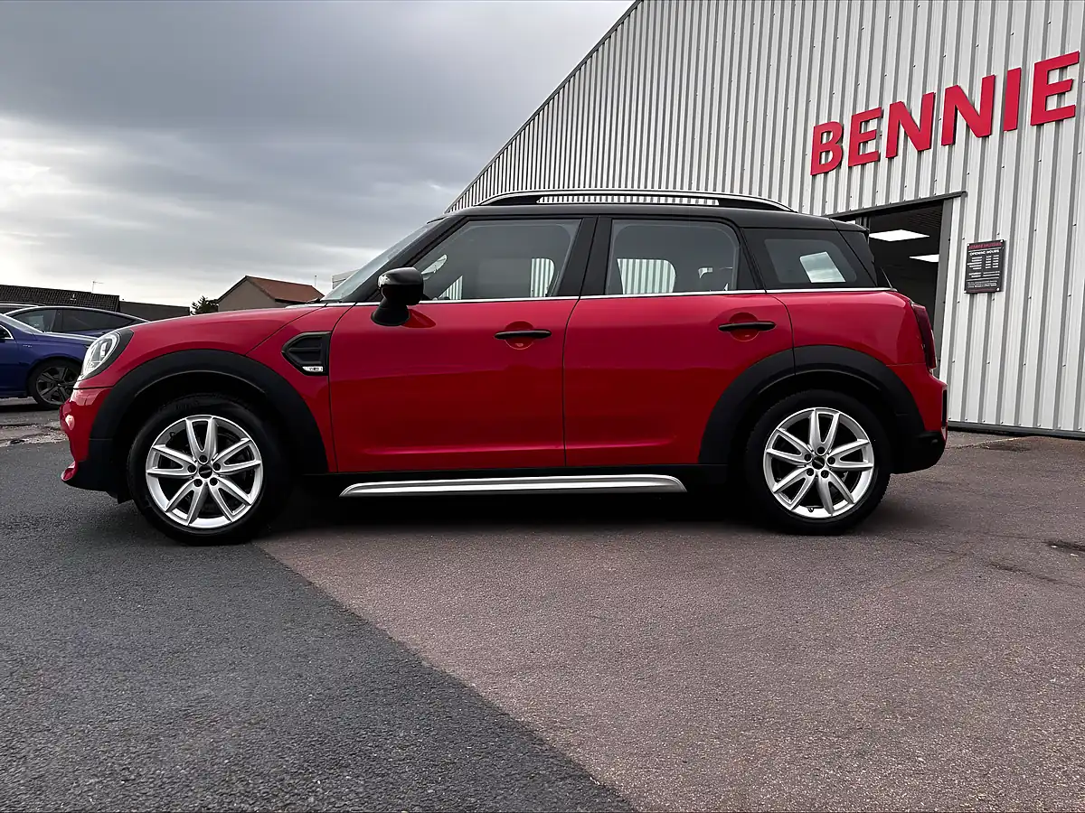 Used 2022 MINI Countryman Cooper Sport Red - Interior and Exterior details 7