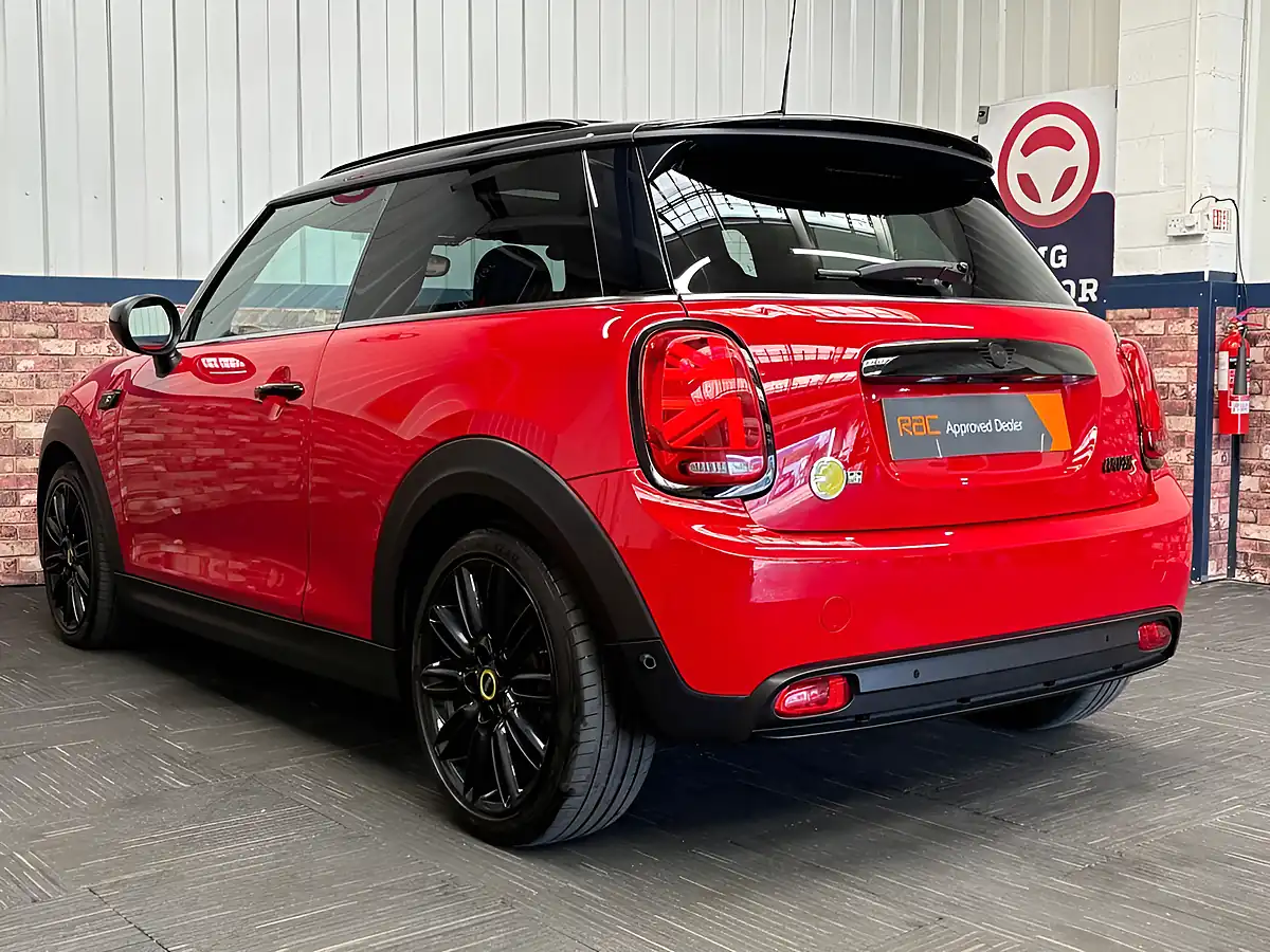 Used 2022 MINI Electric Hatch Cooper Se Level 3 Chili Red - Interior and Exterior details 11