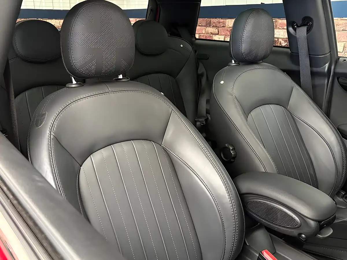Used 2022 MINI Electric Hatch Cooper Se Level 3 Chili Red - Interior and Exterior details 16