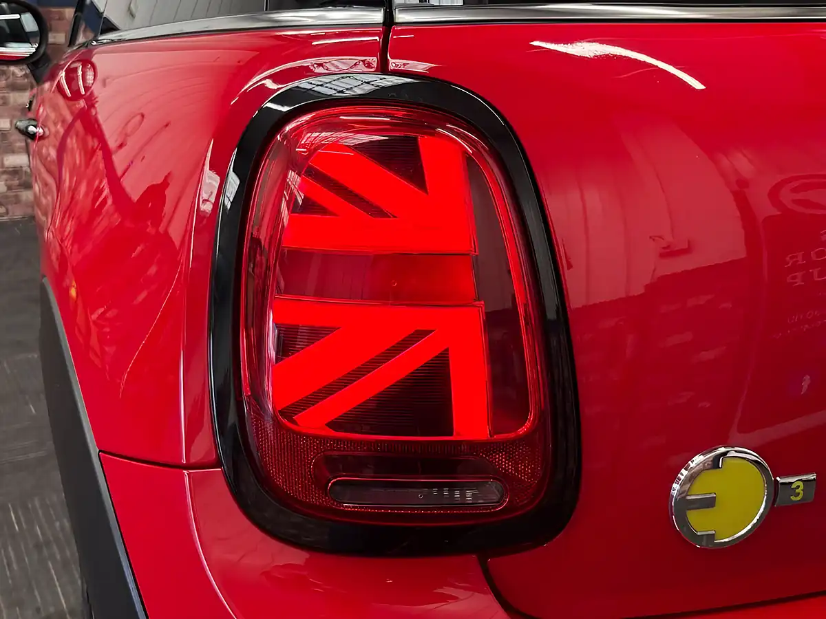 Used 2022 MINI Electric Hatch Cooper Se Level 3 Chili Red - Interior and Exterior details 18