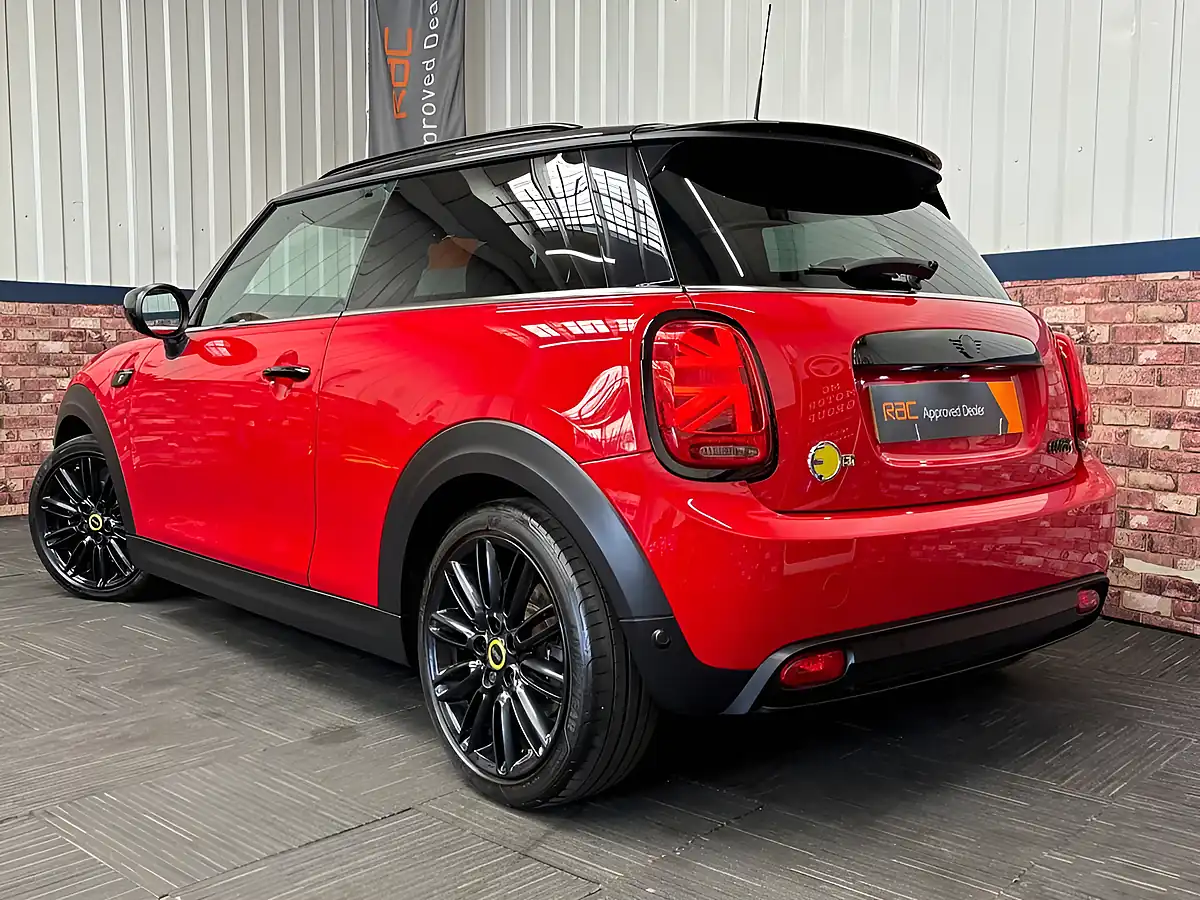 Used 2022 MINI Electric Hatch Cooper Se Level 3 Chili Red - Interior and Exterior details 4
