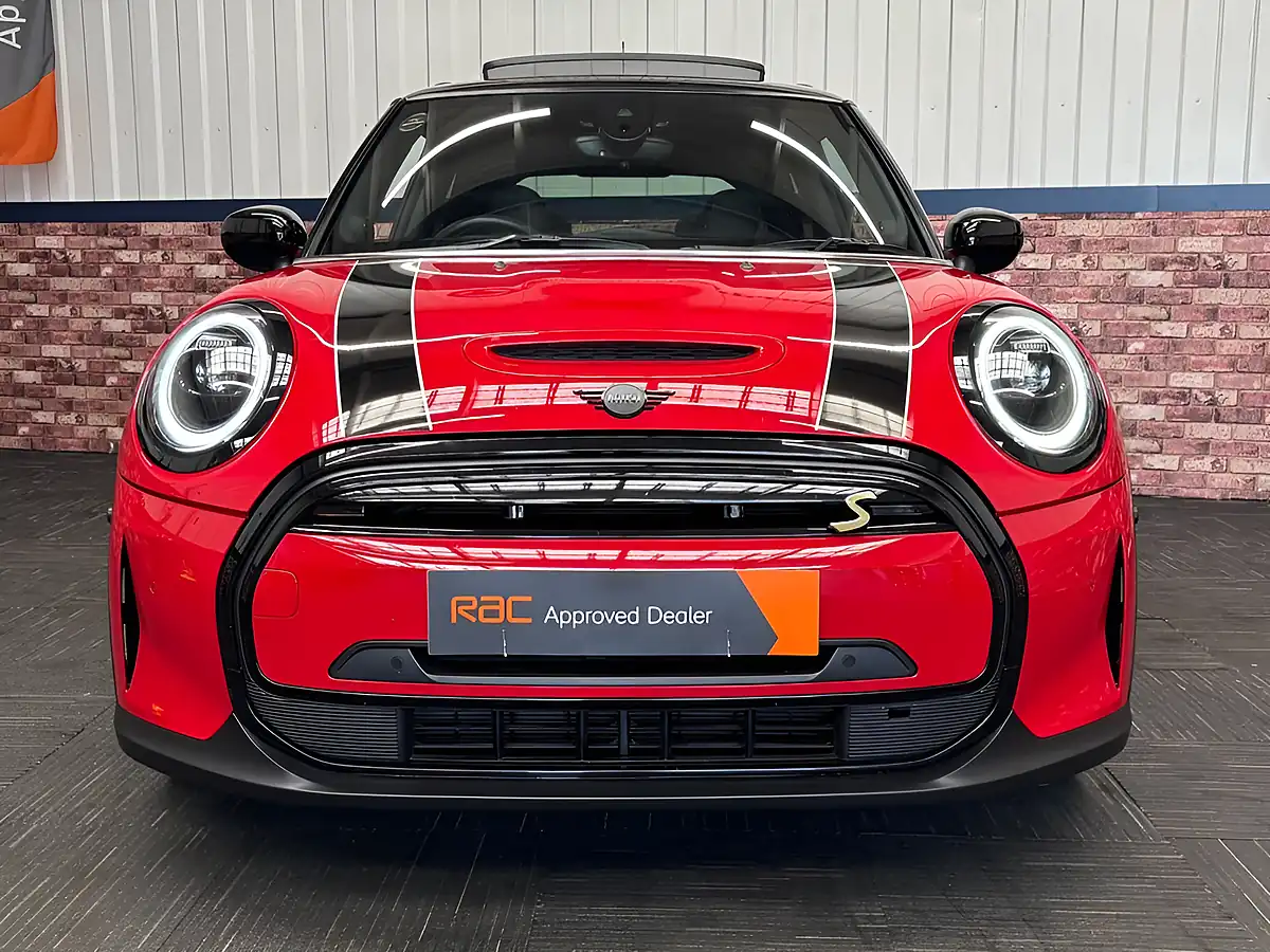 Used 2022 MINI Electric Hatch Cooper Se Level 3 Chili Red - Interior and Exterior details 5